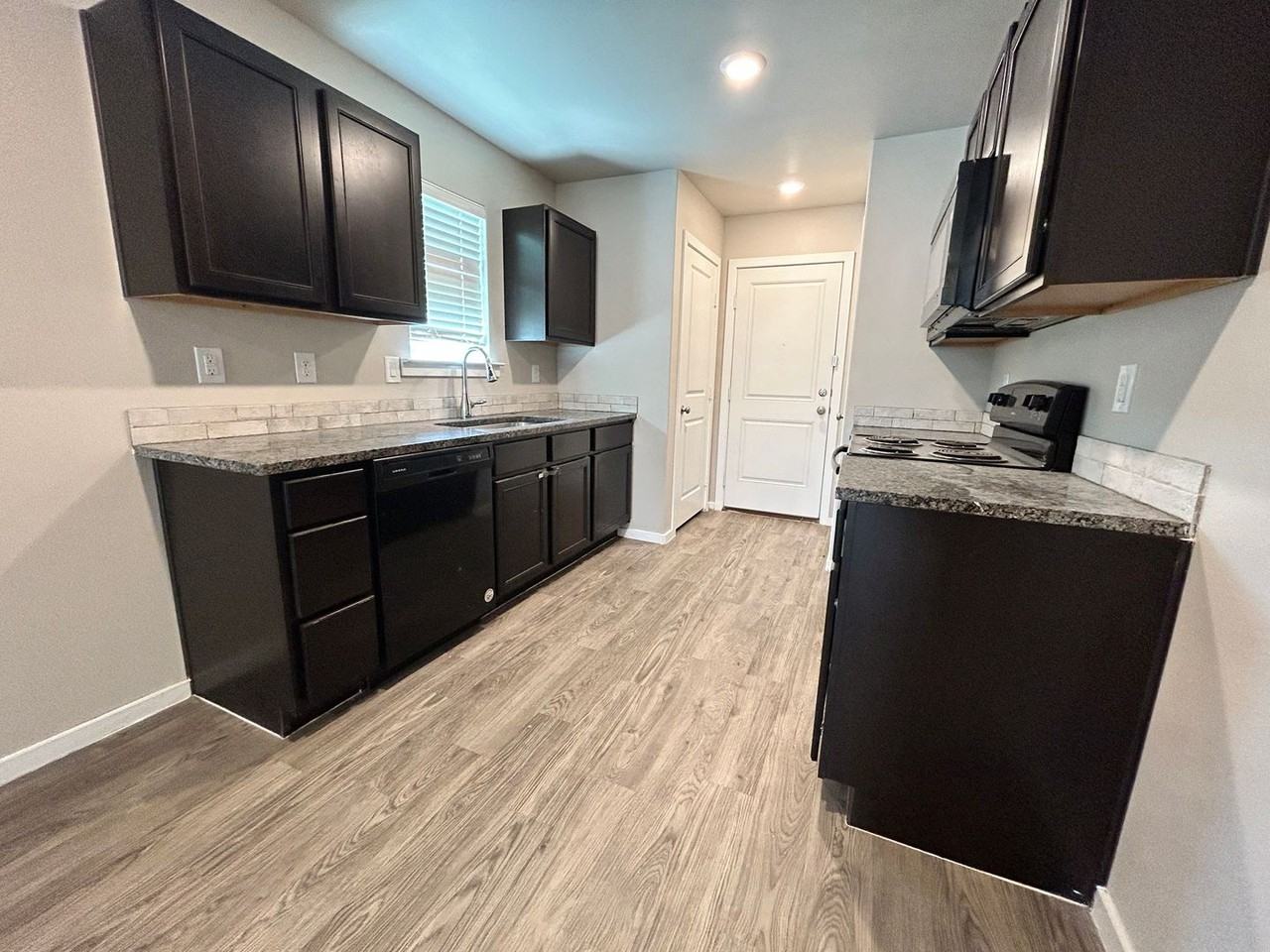 1614 134th St - Photo 3 of 10