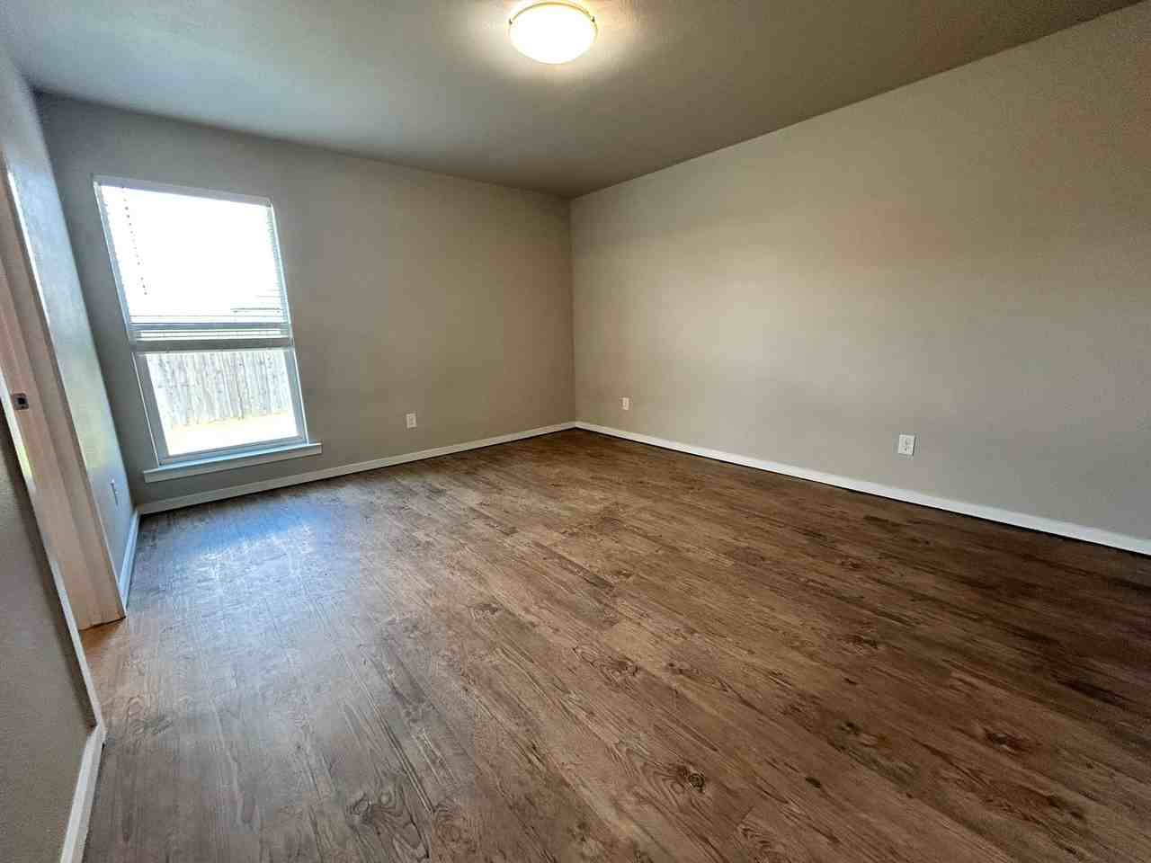 1614 134th St - Photo 5 of 10