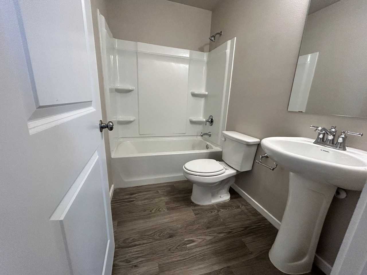 1614 134th St - Photo 7 of 10