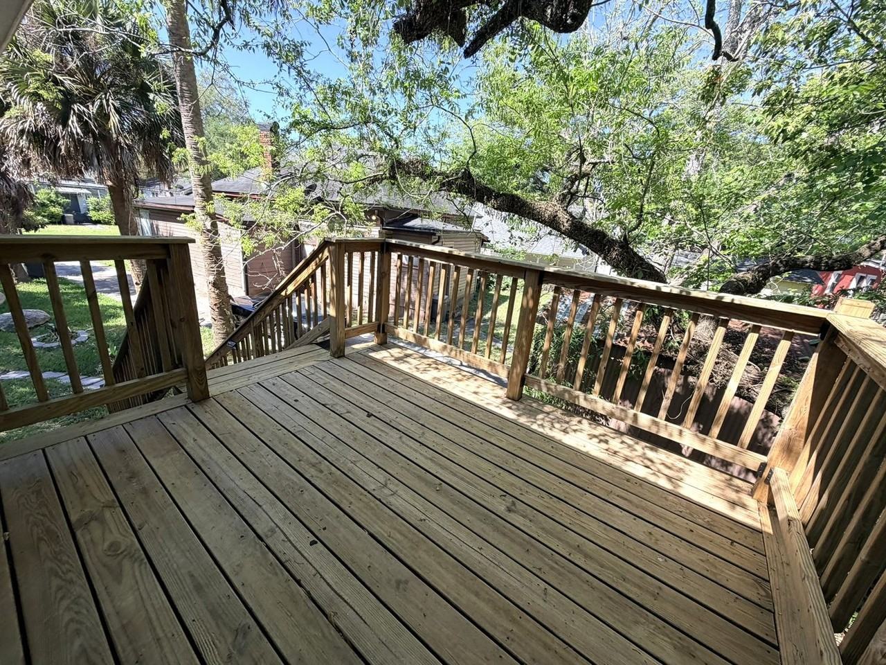 2611 Green St - Photo 2 of 10