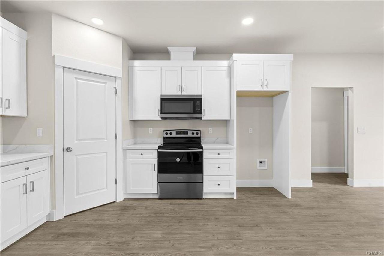 5589 Linrich Ln - Photo 4 of 10