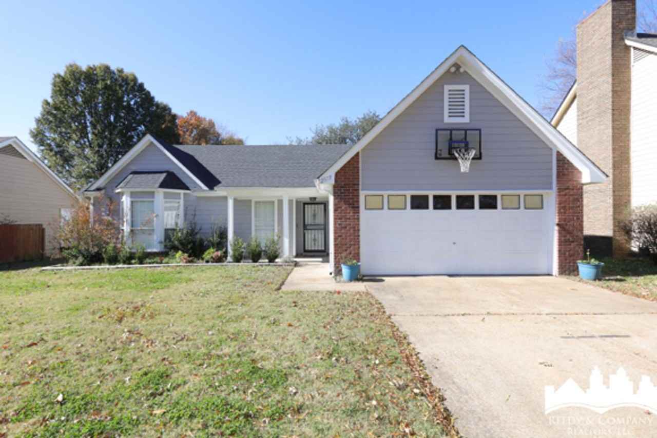 2573 Laurelcrest Dr - Photo 2 of 23