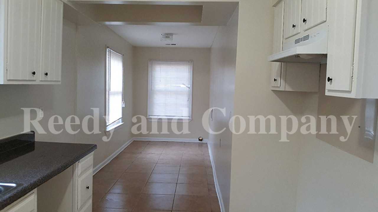 1235 Dyer Pl - Photo 6 of 17