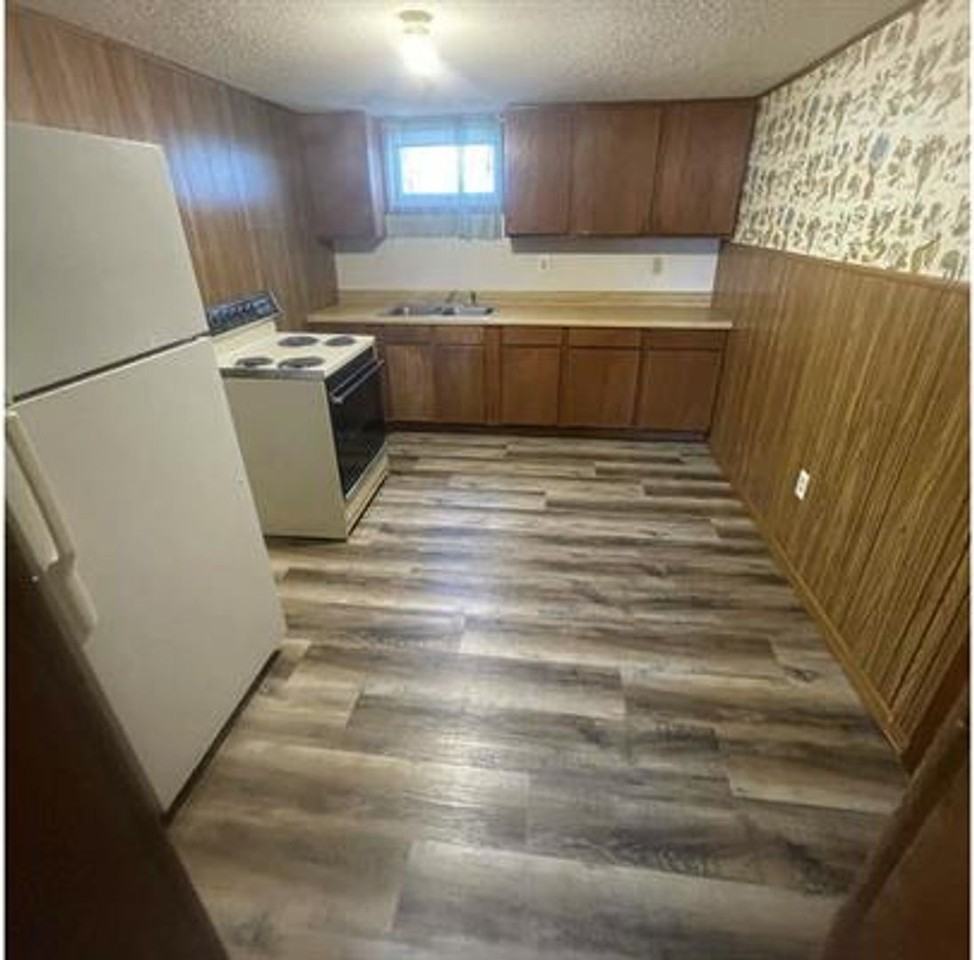 203 29th St Nw - Photo 2 of 10