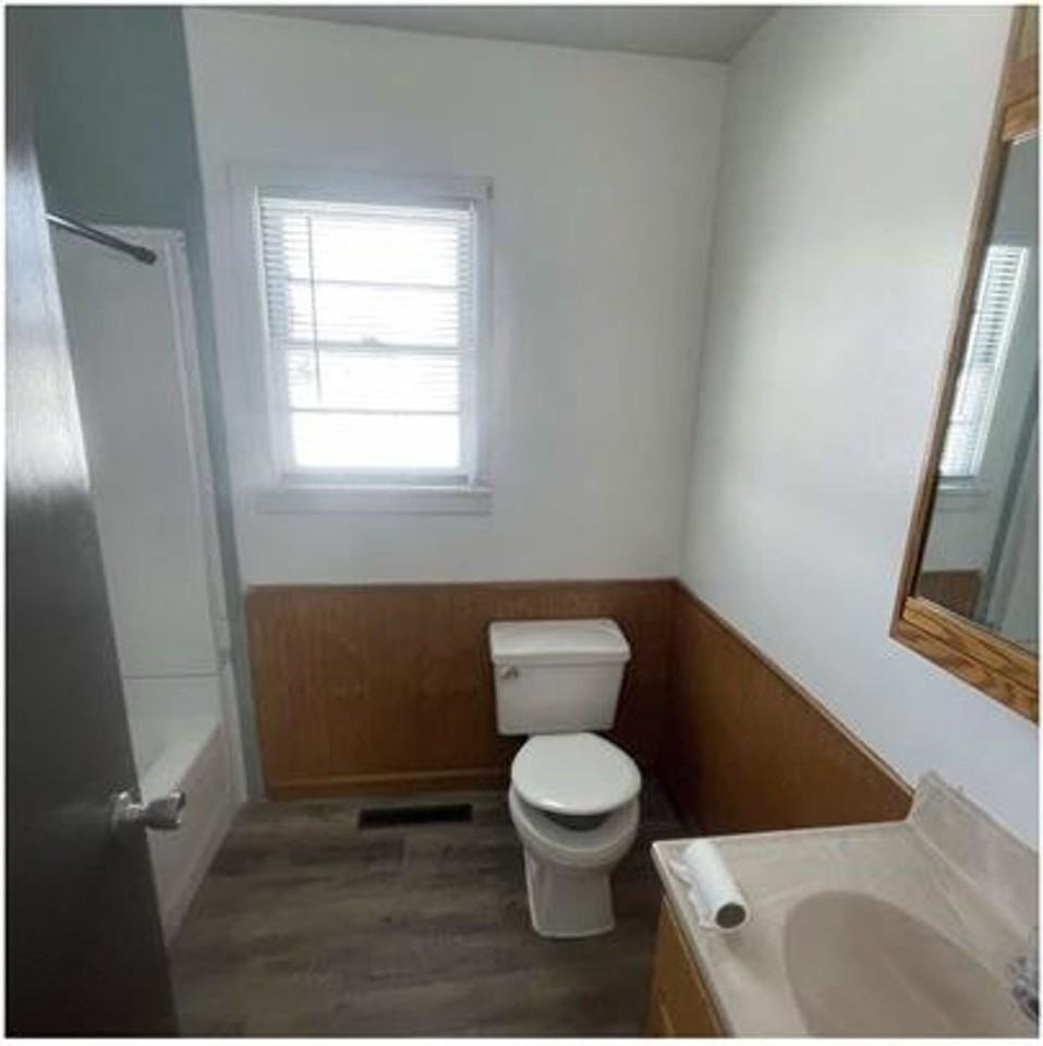 203 29th St Nw - Photo 3 of 10