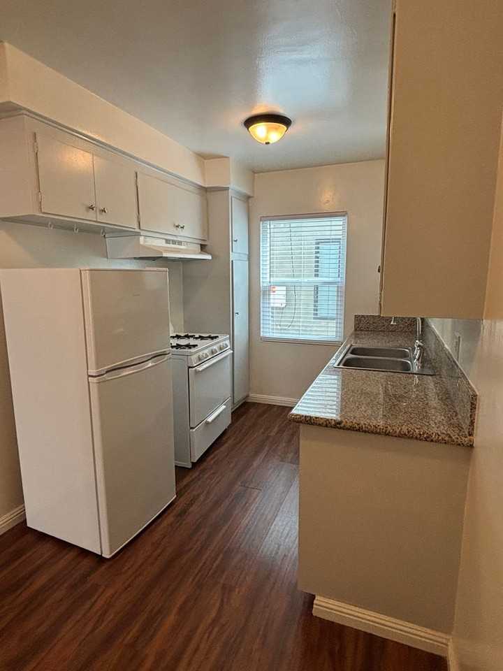 2225 San Anseline Ave #3 - Photo 4 of 16