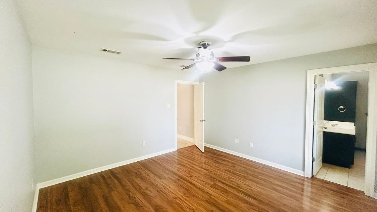 18012 Woodhaven Dr - Photo 6 of 15