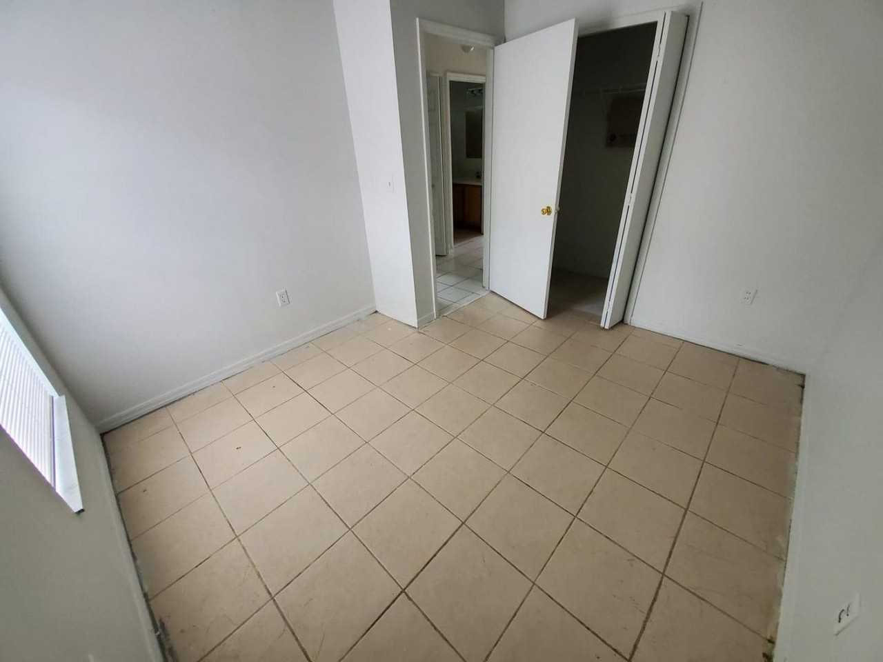 4029 Kaluga Park St - Photo 4 of 8