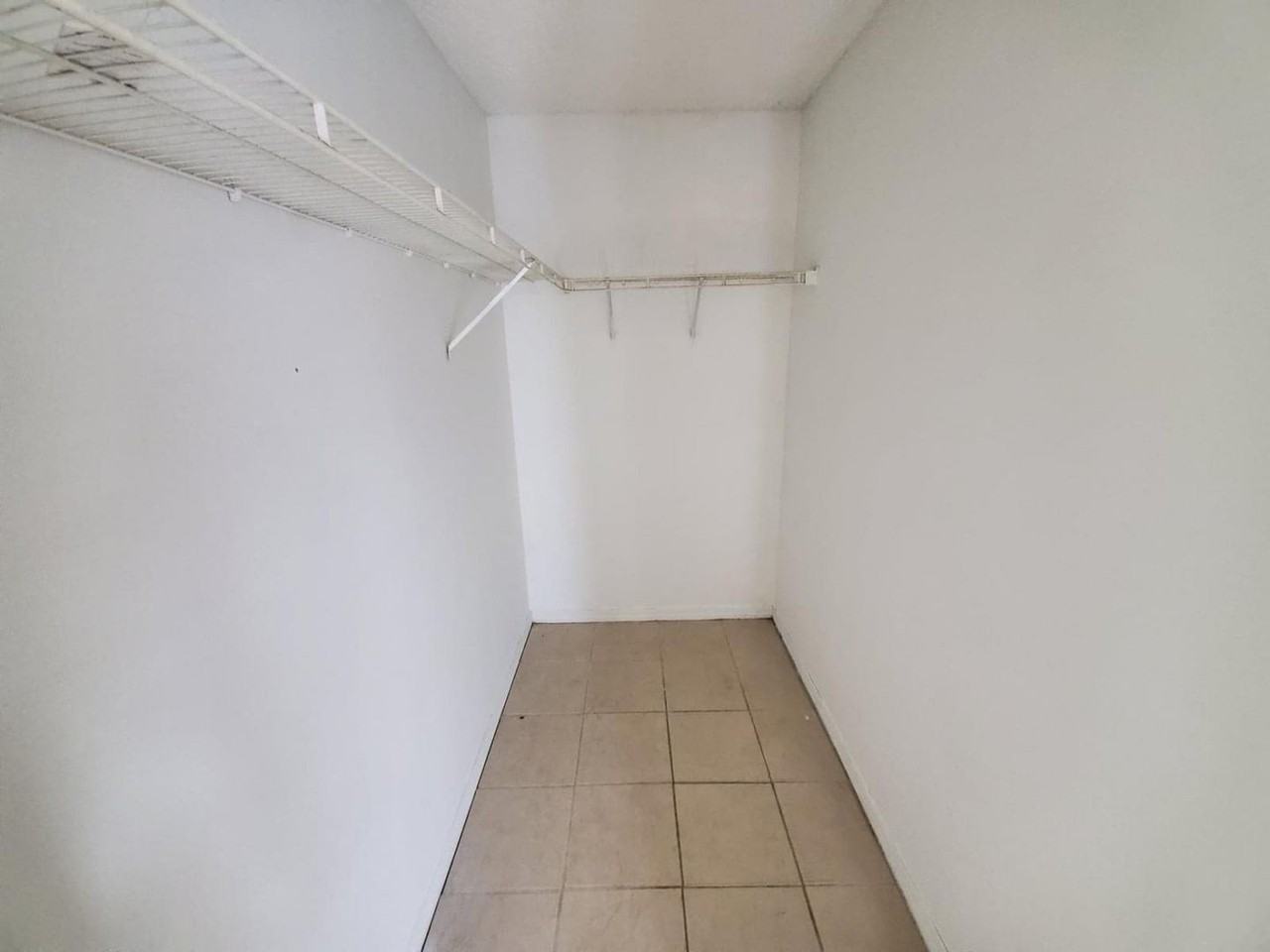 4029 Kaluga Park St - Photo 6 of 8