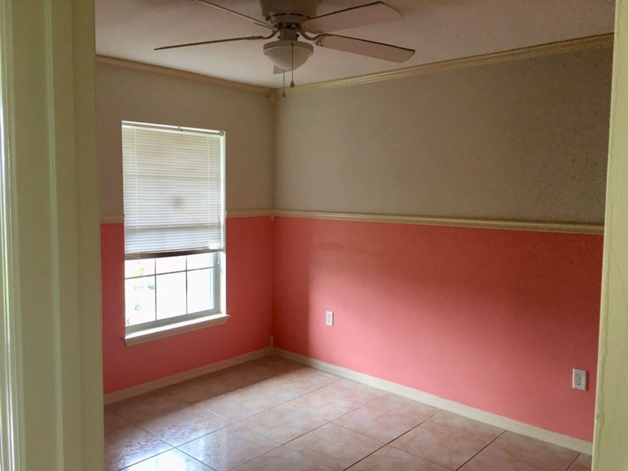 450 Cardinal Ct - Photo 2 of 7