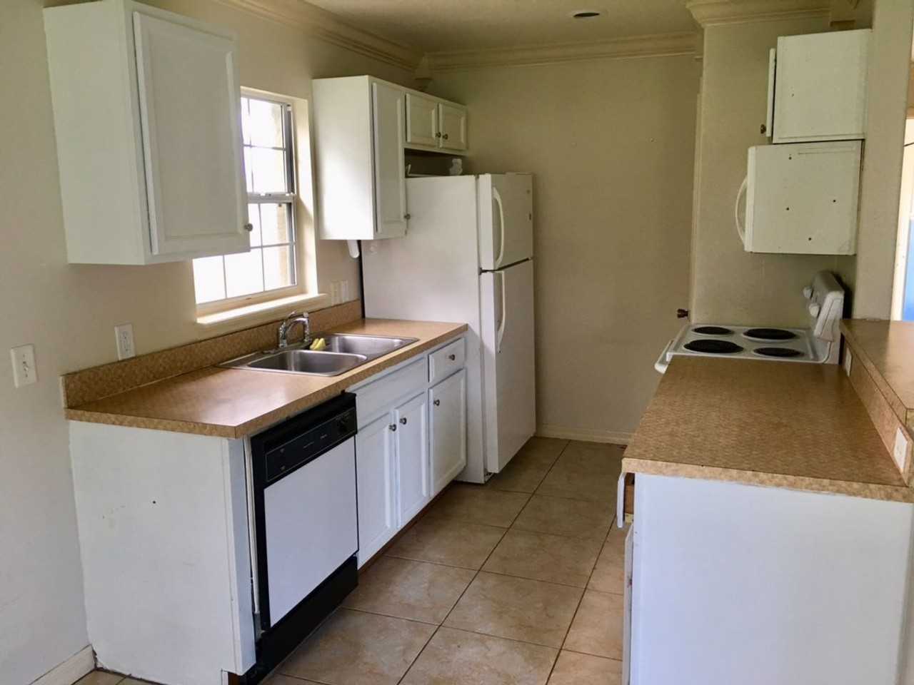 450 Cardinal Ct - Photo 6 of 7