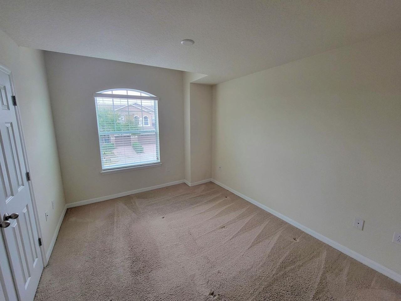 9571 Silver Buttonwood St - Photo 4 of 19