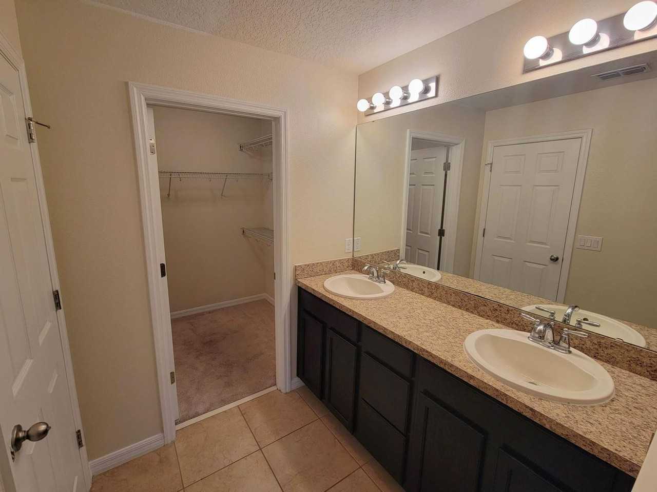 9571 Silver Buttonwood St - Photo 6 of 13