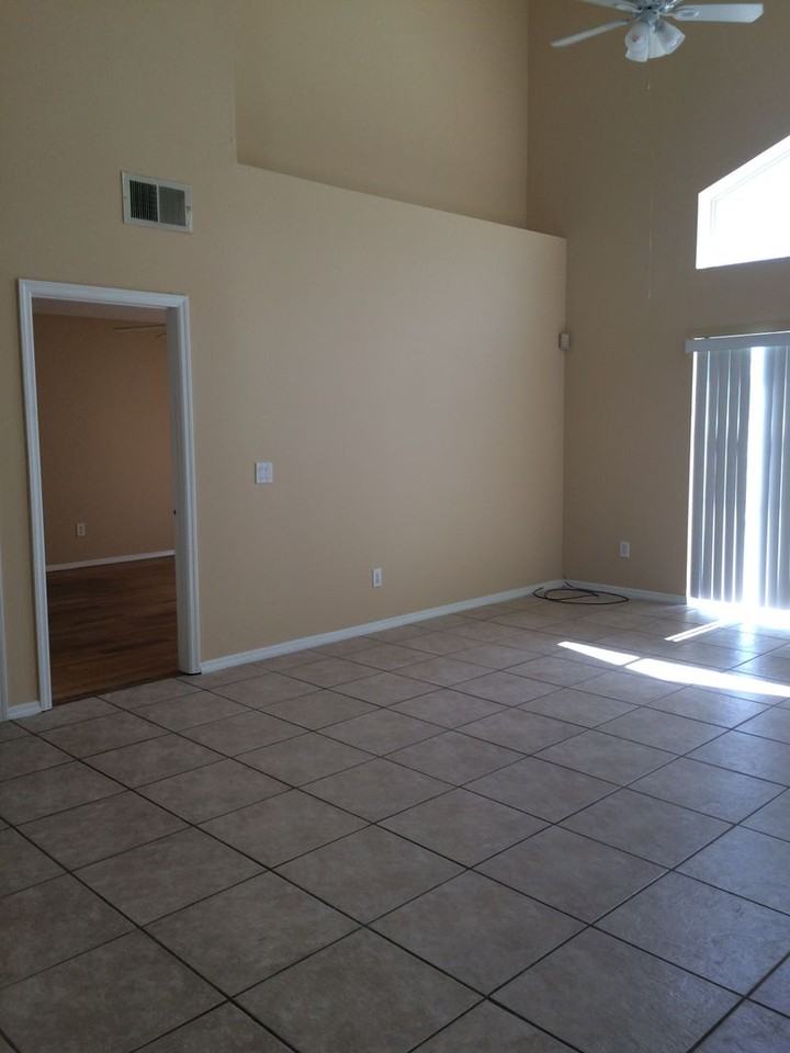 3105 Orchard Pl - Photo 2 of 3