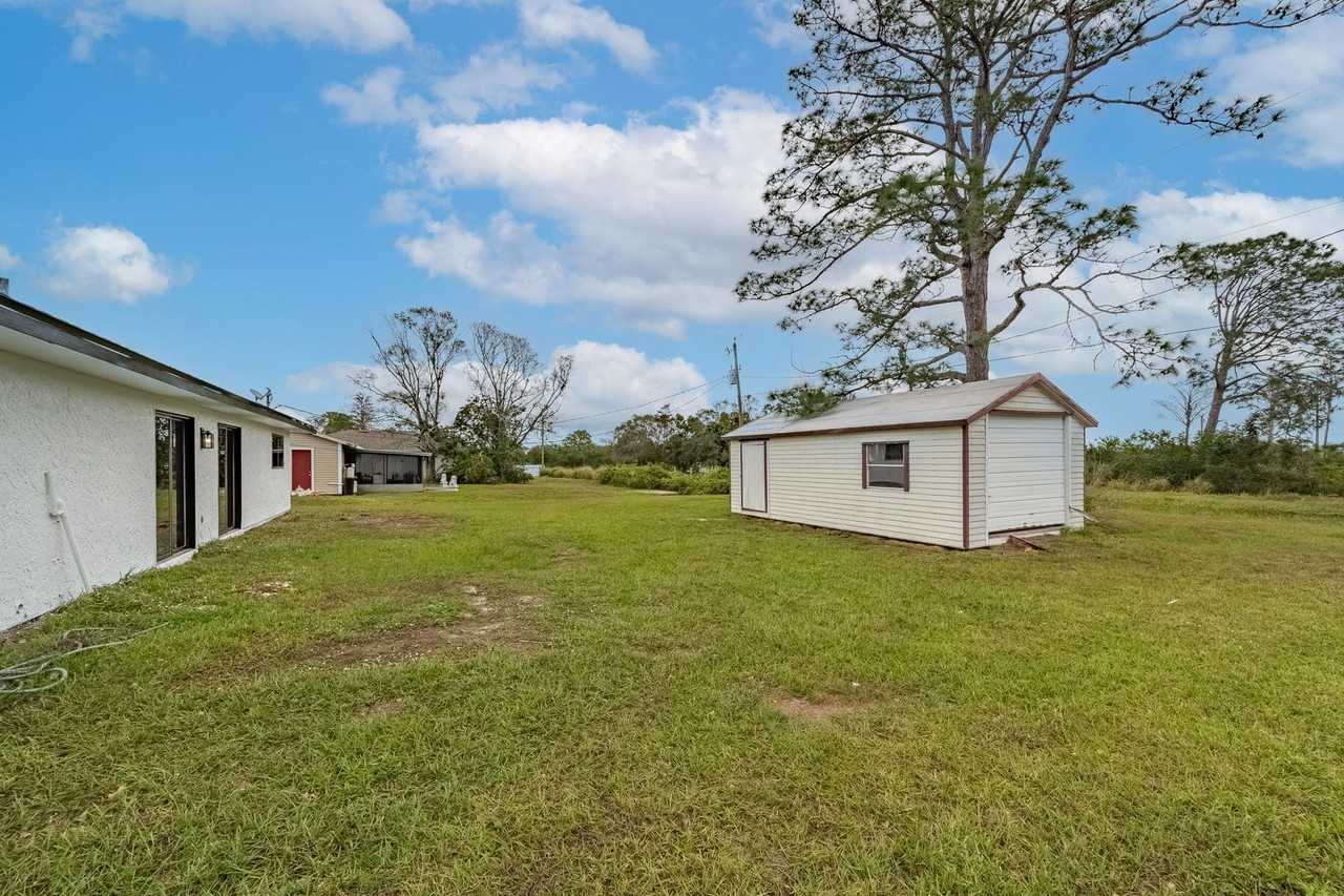 1430 Valerius St Se - Photo 3 of 23