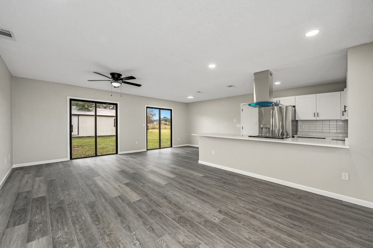 1430 Valerius St Se - Photo 4 of 23