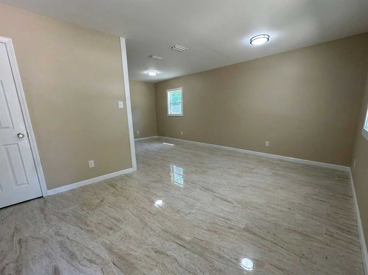 1255 Amelia Ave - Photo 5 of 7