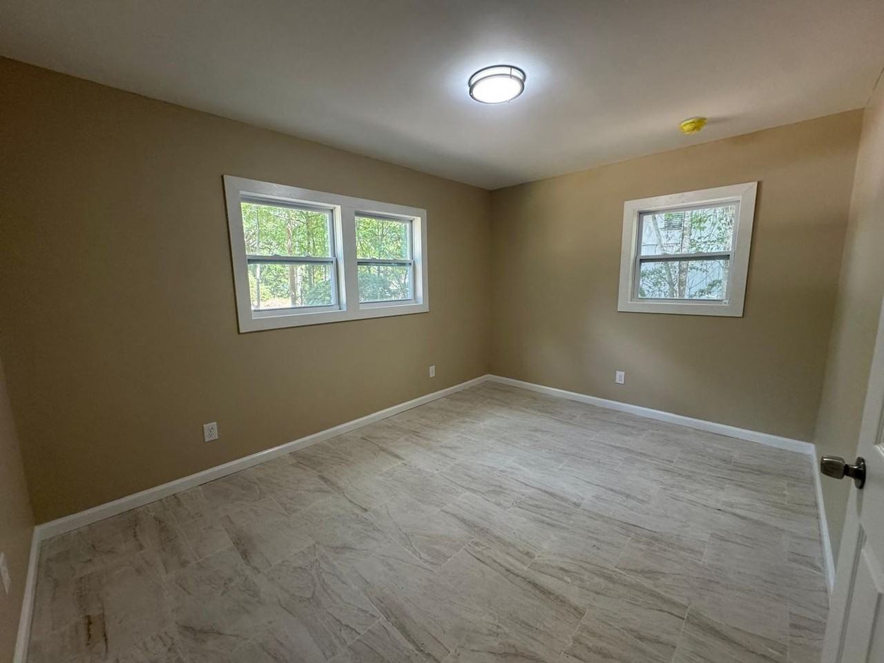 1255 Amelia Ave - Photo 6 of 7