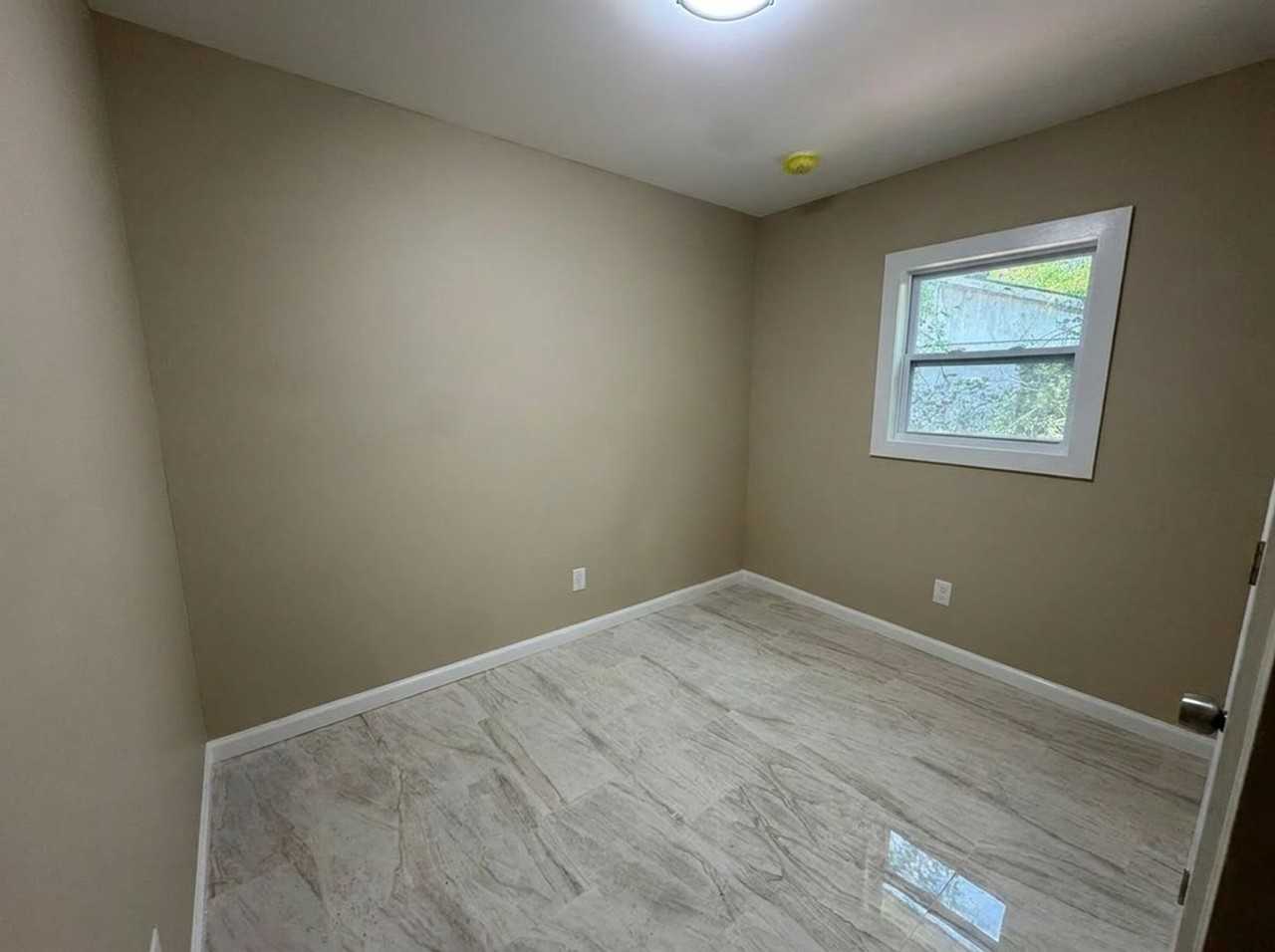 1255 Amelia Ave - Photo 7 of 7