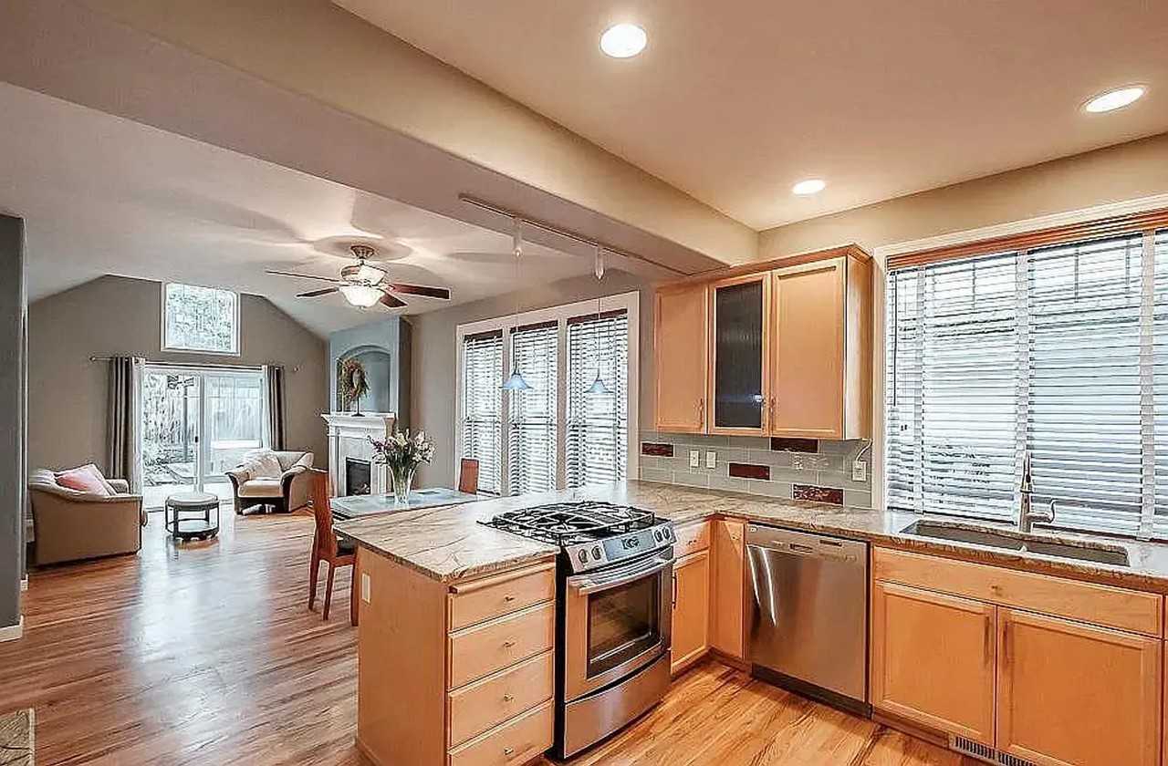 2392 Nw Hummingbird Dr - Photo 4 of 15