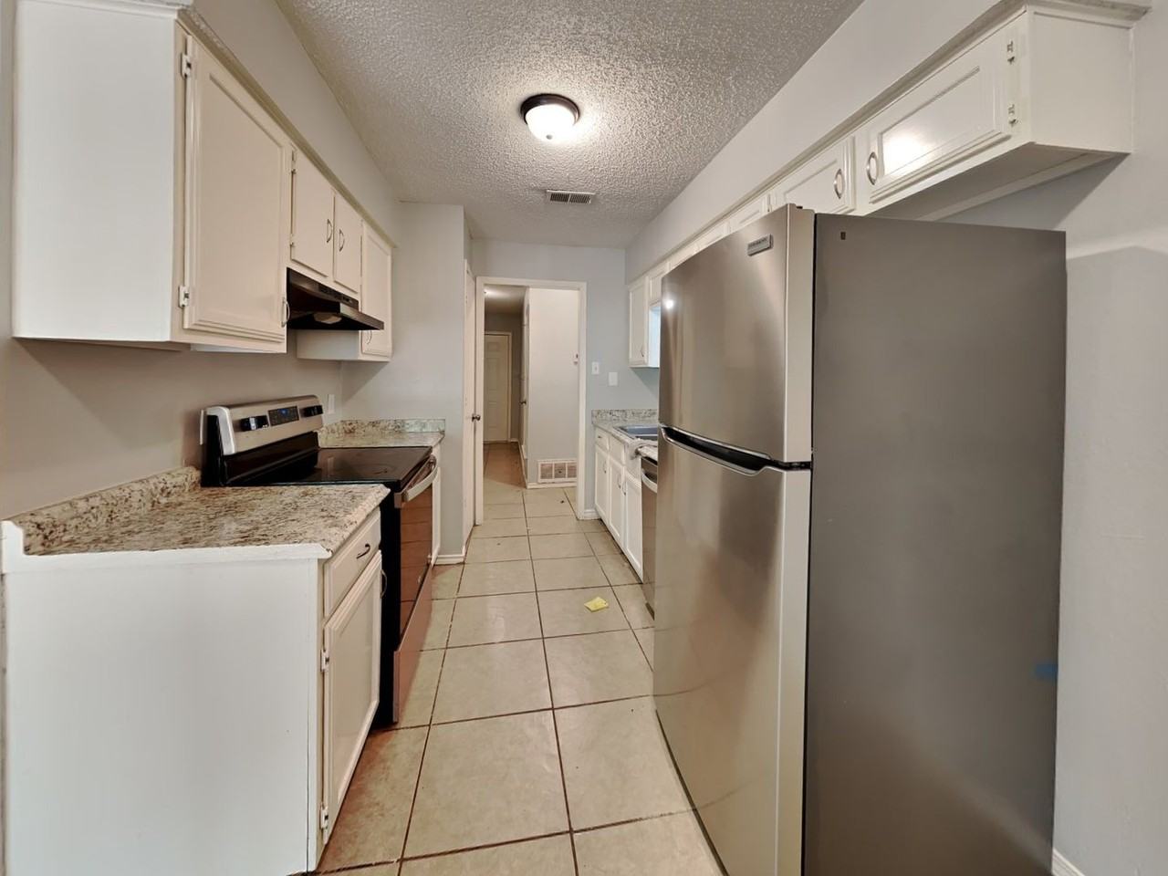 6204 Kelly Elliott Rd - Photo 3 of 17