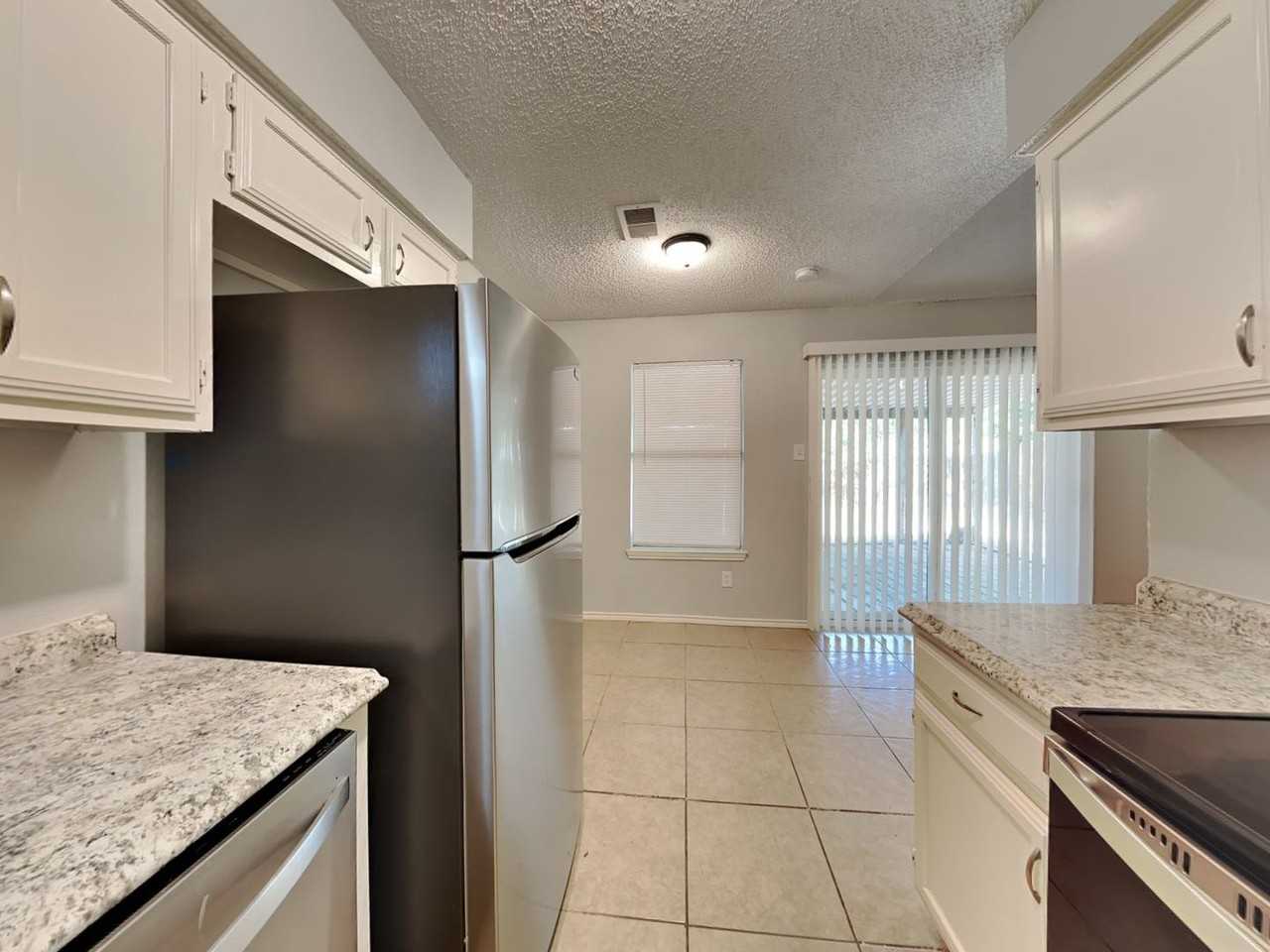 6204 Kelly Elliott Rd - Photo 4 of 17