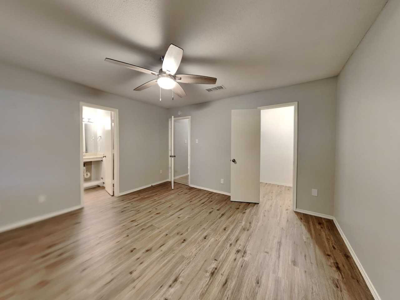 6204 Kelly Elliott Rd - Photo 5 of 17