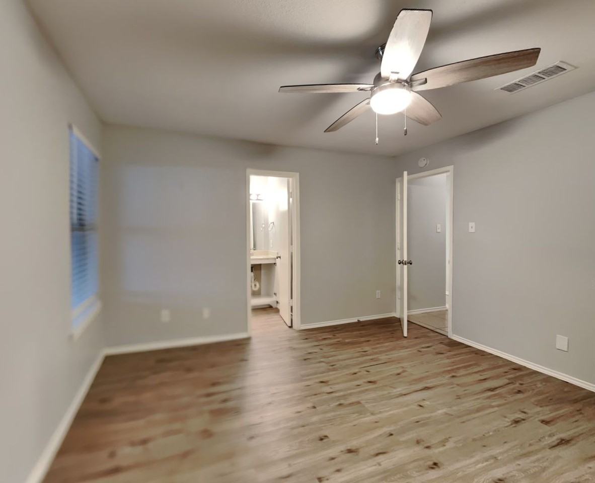 6204 Kelly Elliott Rd - Photo 6 of 17