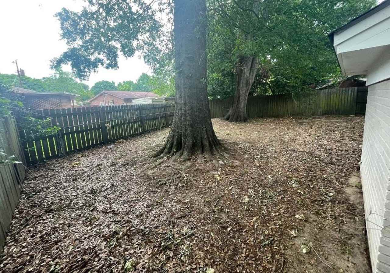 2111 Yarbrough St - Photo 2 of 13