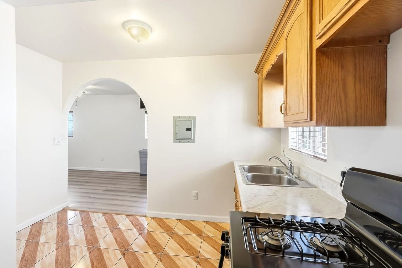 4965 O Sullivan Dr - Photo 5 of 19