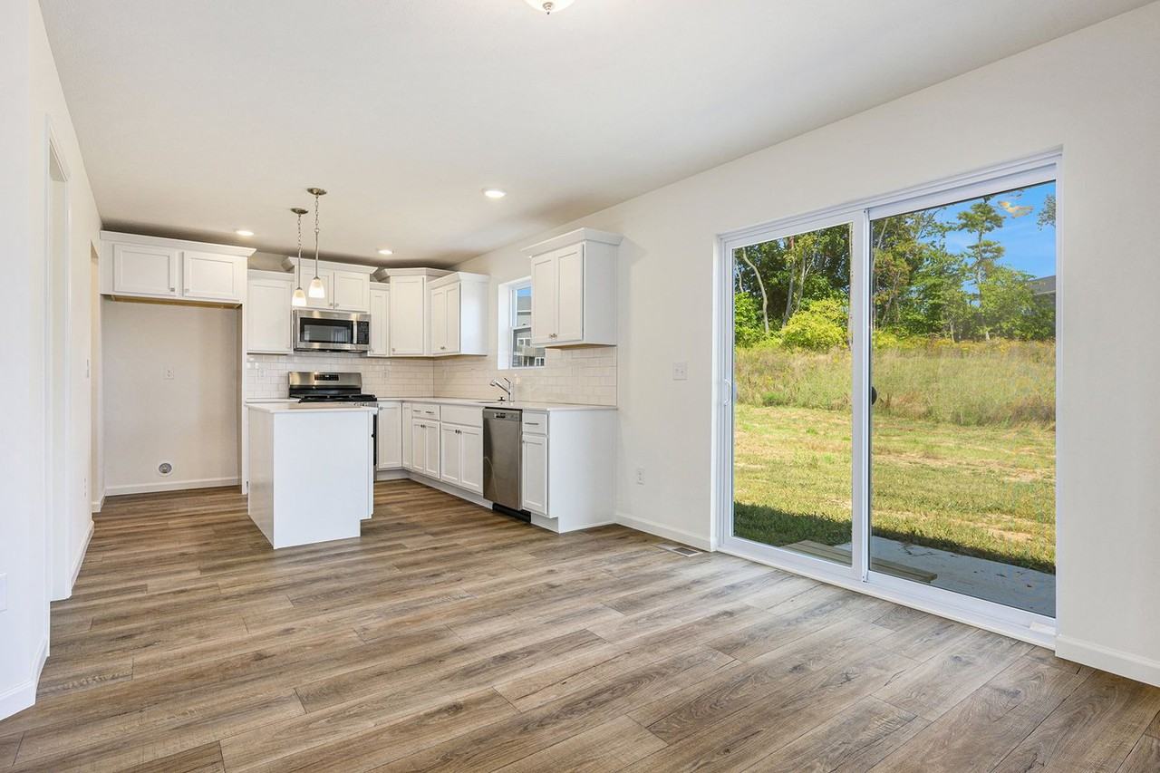 646 Benson Rd - Photo 3 of 21