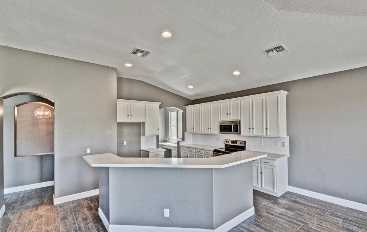 14284 W Woodbridge Ave - Photo 3 of 34