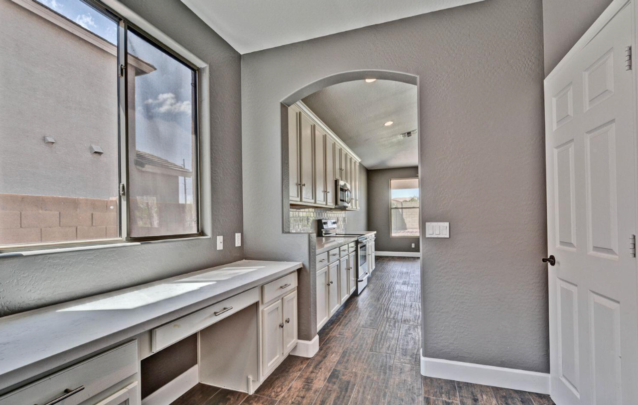 14284 W Woodbridge Ave - Photo 4 of 34