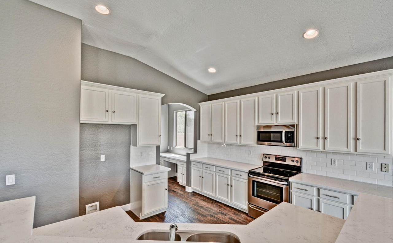 14284 W Woodbridge Ave - Photo 5 of 34