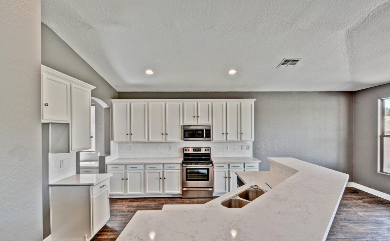 14284 W Woodbridge Ave - Photo 7 of 34