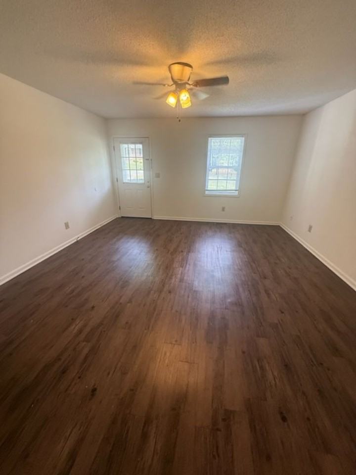 651 W Mine St - Photo 3 of 7