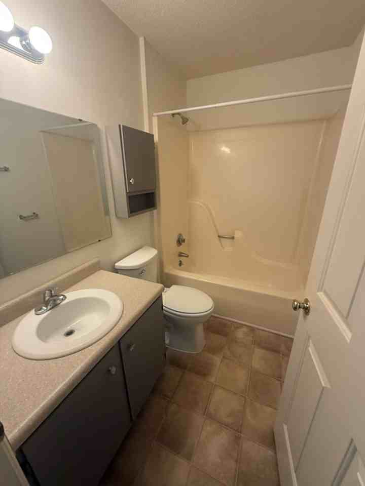 651 W Mine St - Photo 7 of 7