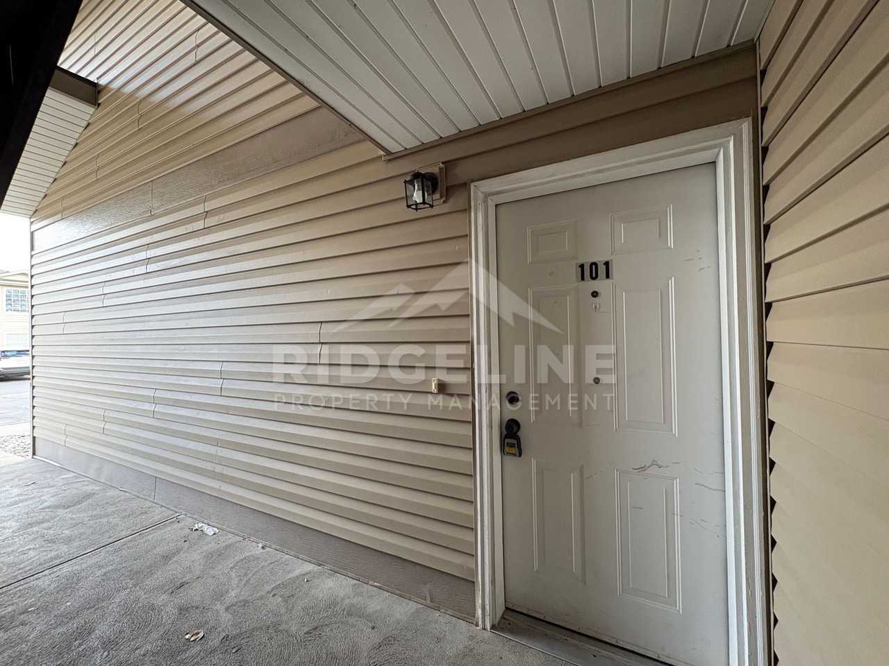 118 Clubhouse Cir - Photo 2 of 11