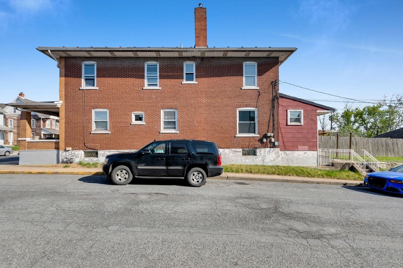 1466 Main St - Photo 2 of 24