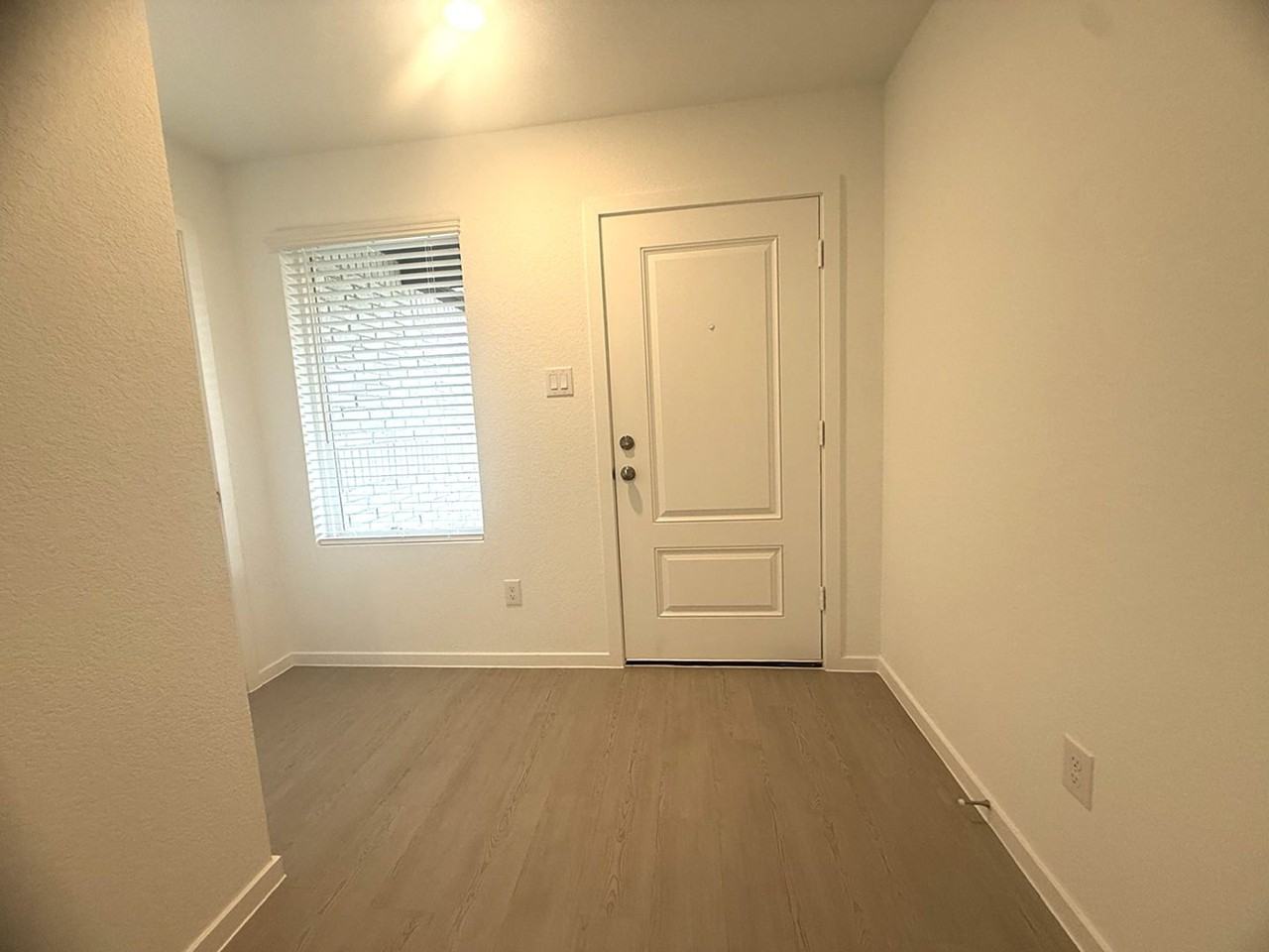 1520 Sunset Ridge Dr - Photo 2 of 12