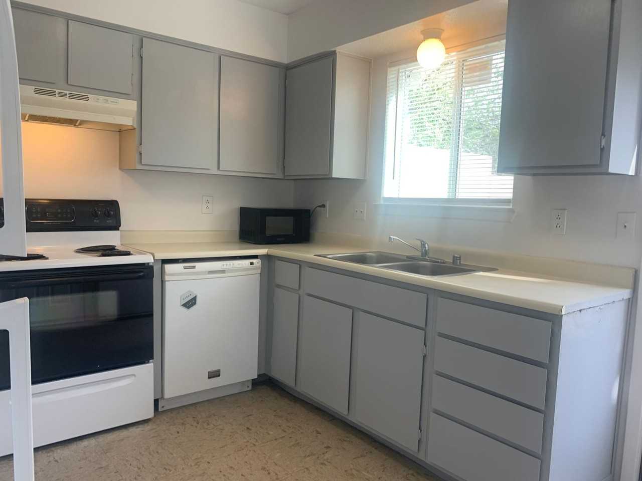 12120 Candelaria Rd NE - Photo 2 of 25