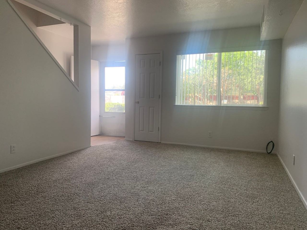 12120 Candelaria Rd NE - Photo 5 of 25