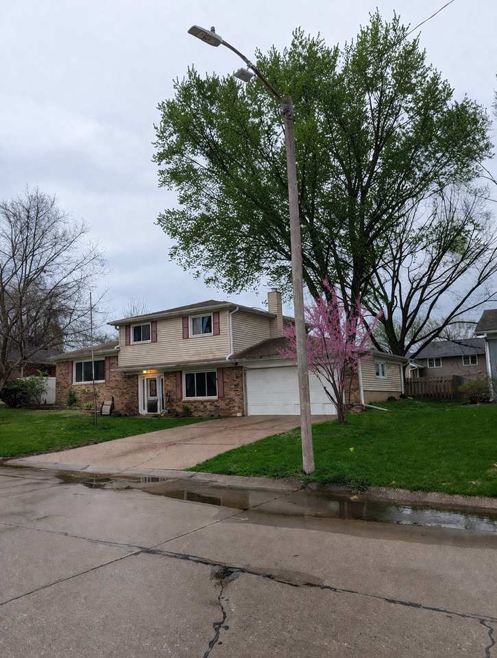 198 37th Ave - Photo 3 of 5