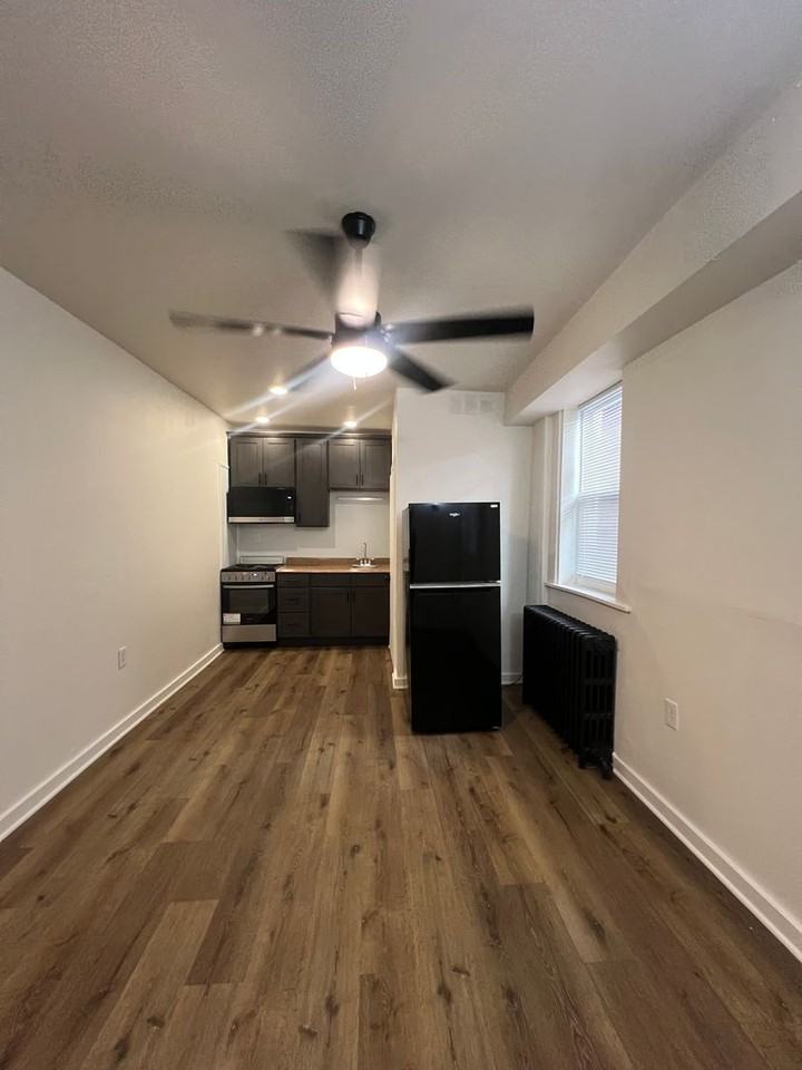 207 W King St - Photo 6 of 9