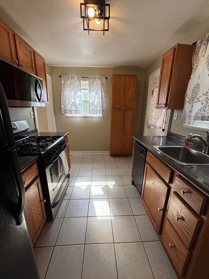 6478 2nd Ave - Photo 4 of 19