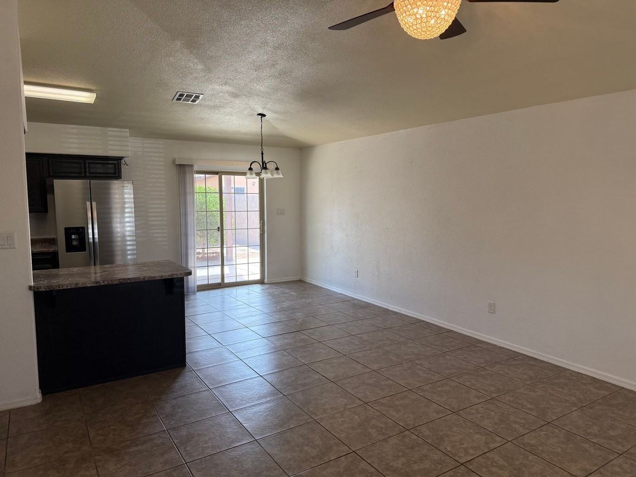 352 S Sunset Ave - Photo 7 of 33