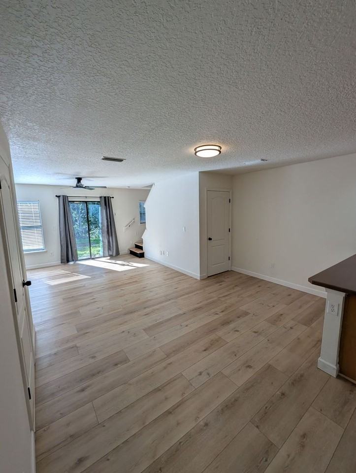 131 Merlot Way - Photo 4 of 15