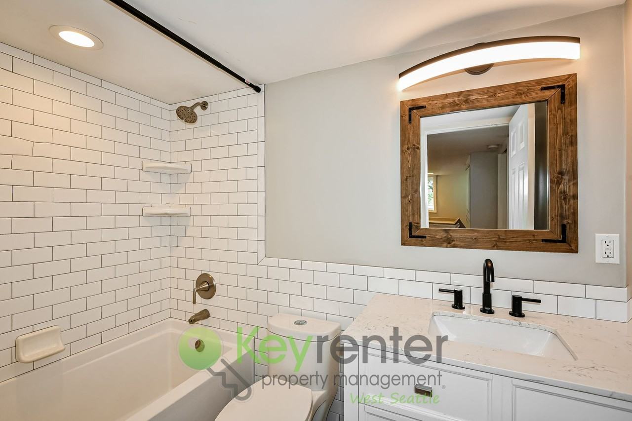 7474 S 116th St - Photo 3 of 27