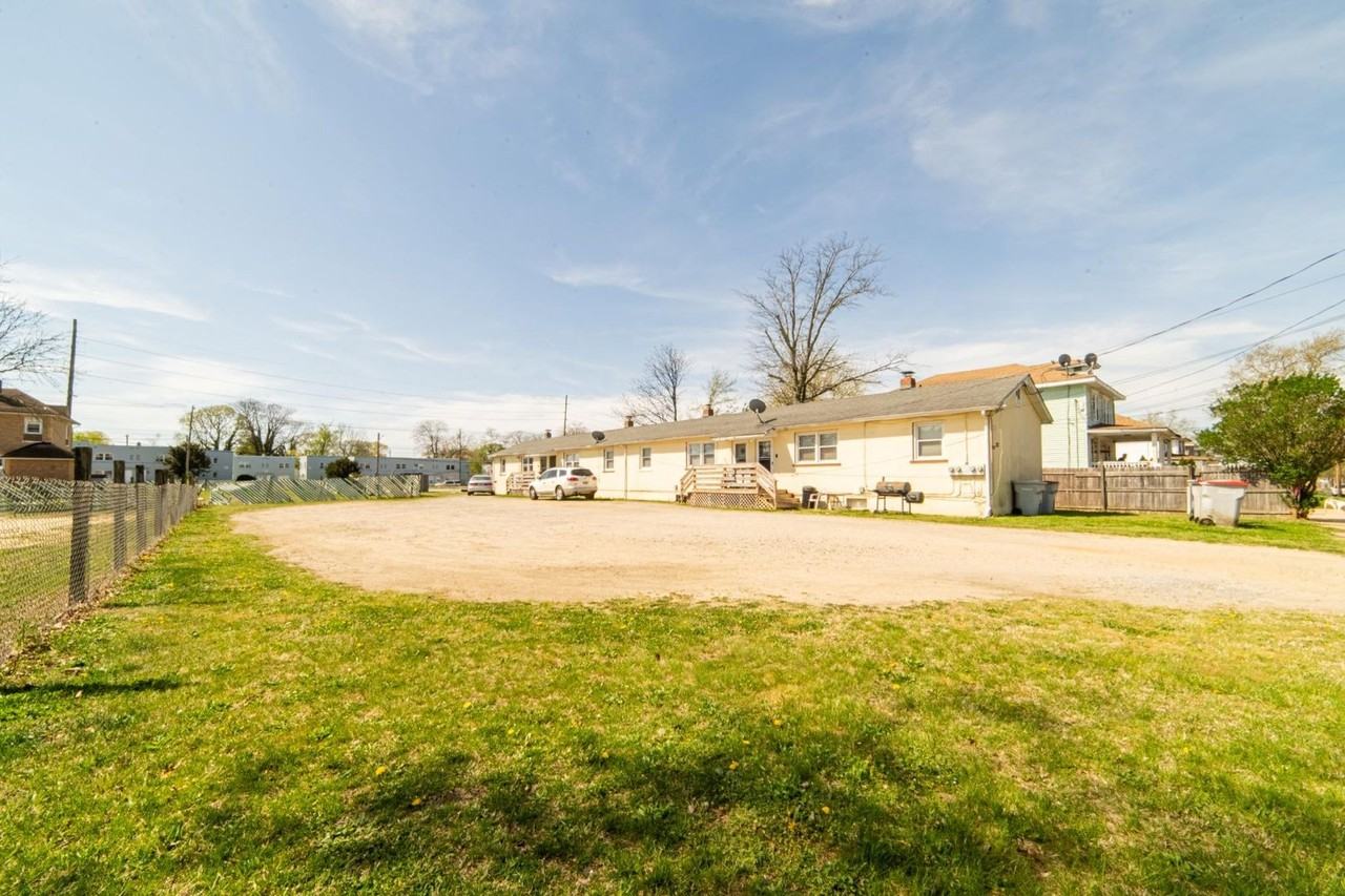 323 W Peach St - Photo 5 of 8