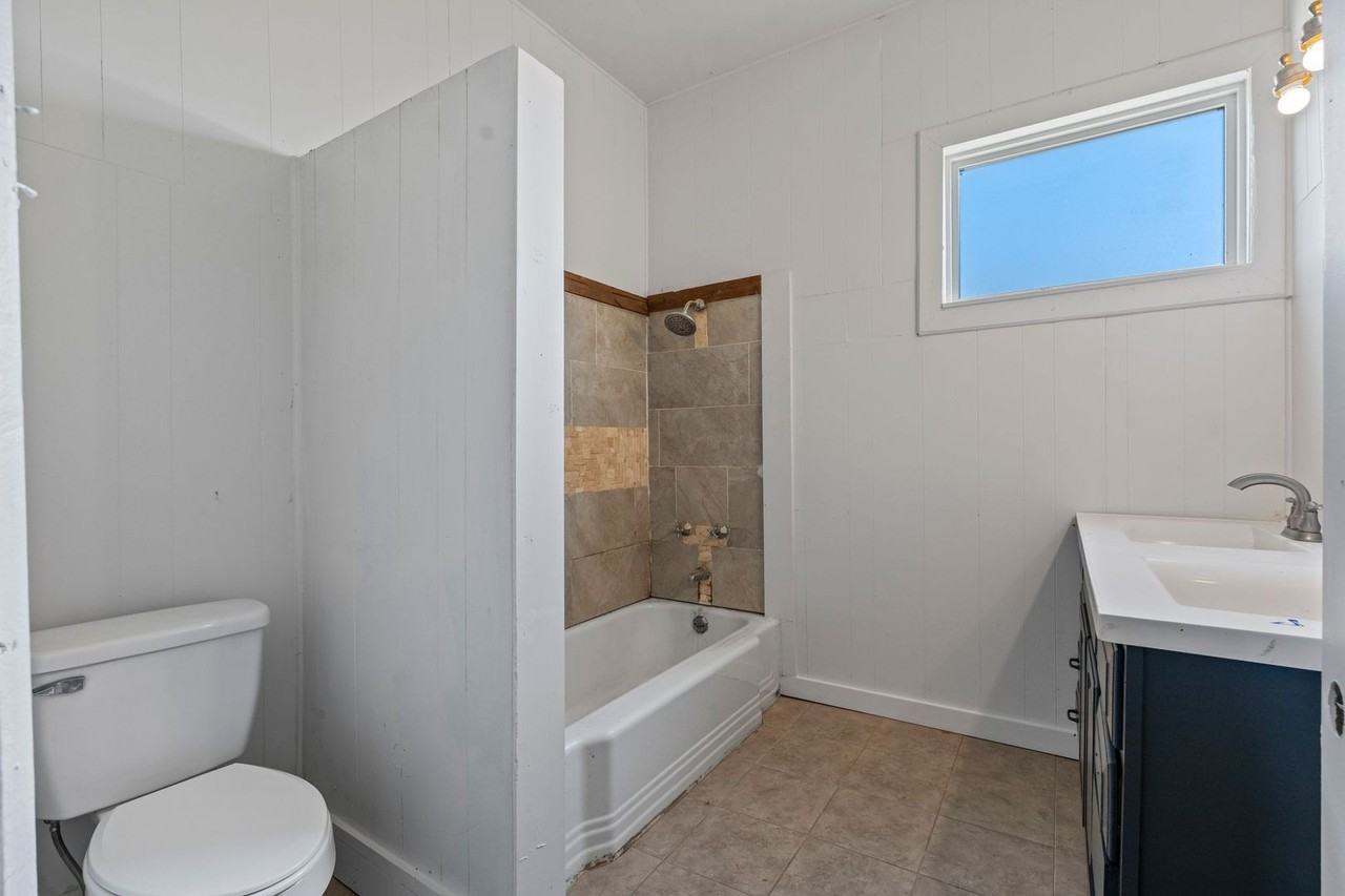 5218 Elm St - Photo 4 of 8